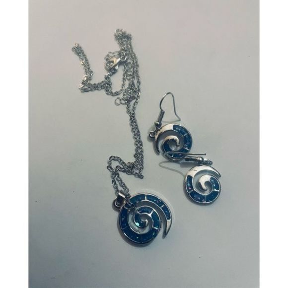 Very pretty INFINITY BLUE OPAL EARRINGS AND NECKLACE SET - Picture 3 of 5